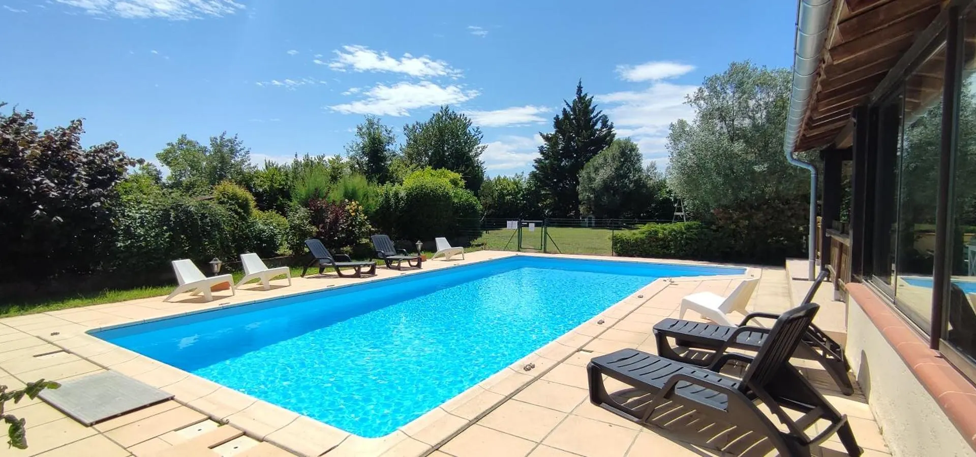 Anes Et Logis Bed & Breakfast Bax